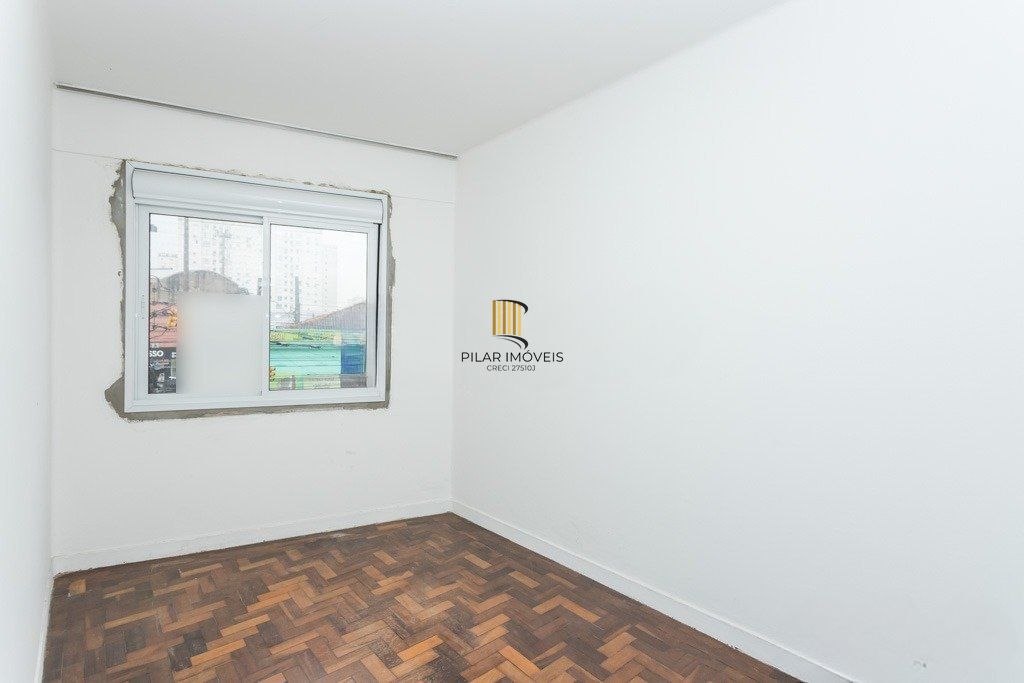 Apartamento com 2 quartos e 65m² à venda em Azenha, Porto Alegre.