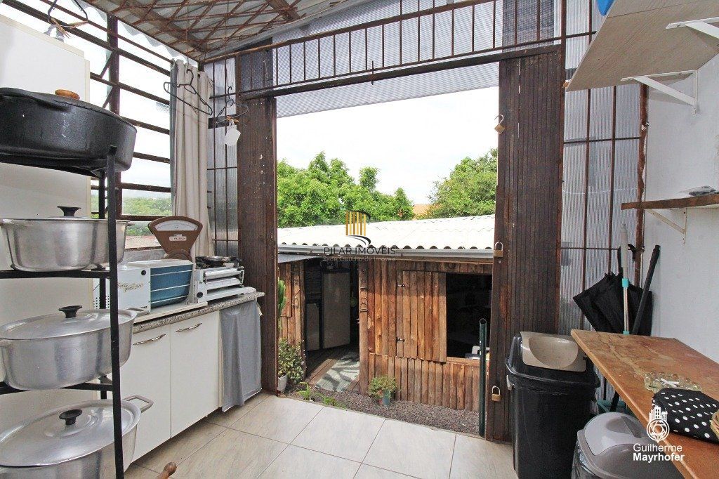 Casa para Venda - 220m², 2 dormitórios, sendo 2 suites, 3 vagas - Teresópolis