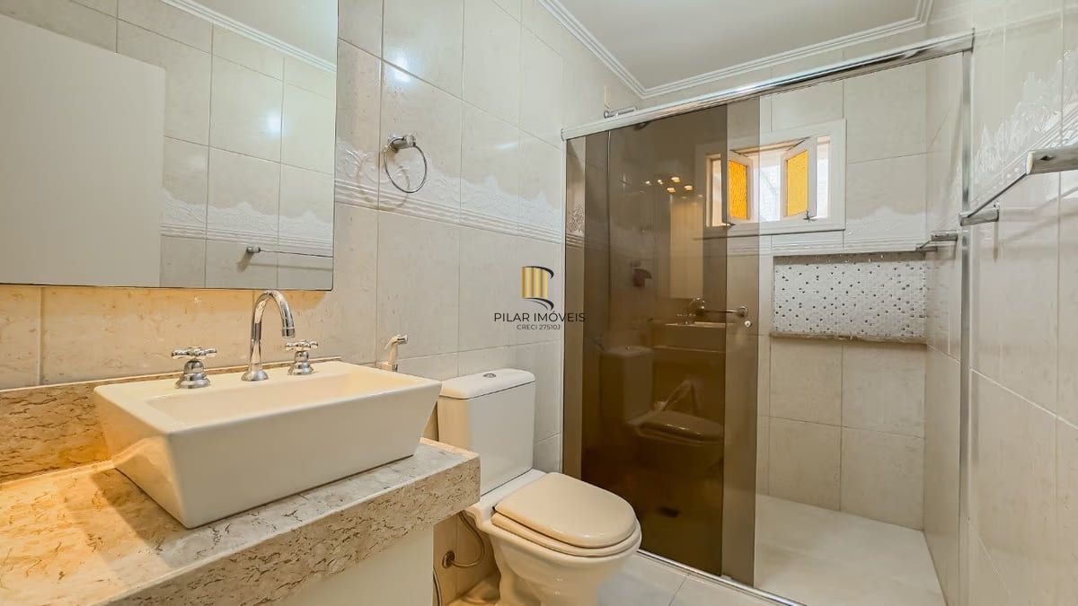 Sobrado de 3 dormitórios e 91m² à venda em Parque Santa Fé, Porto Alegre.