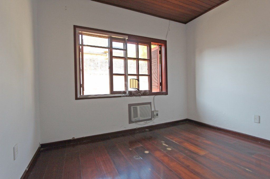 Casa para Venda - 120m², 3 dormitórios, sendo 1 suites, 3 vagas - Ipanema