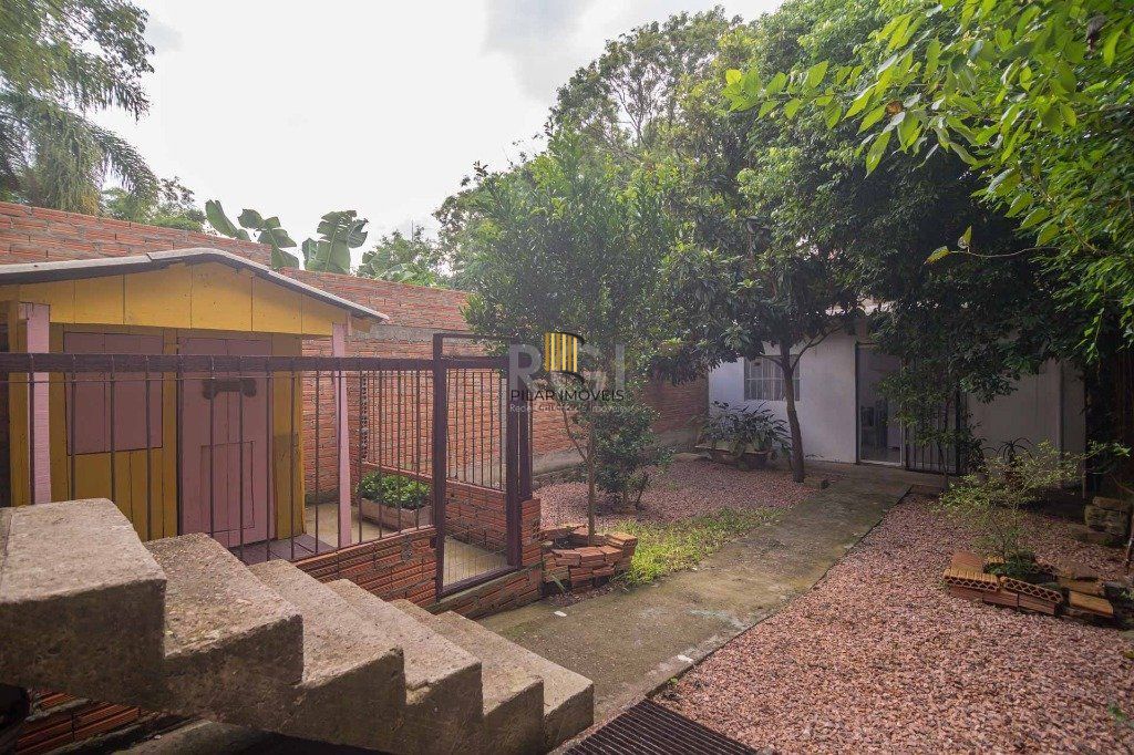 Casa 2 Dormitório(s) Bairro Bom Jesus