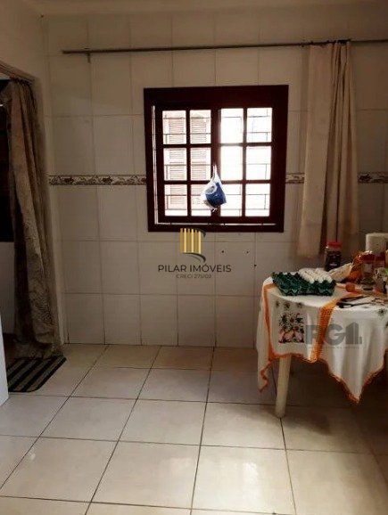 Casa para Venda - 200m², 5 dormitórios, sendo 1 suites, 4 vagas - Glória