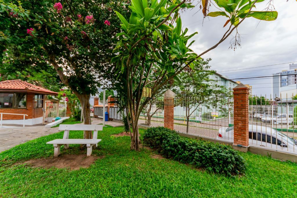 Apartamento 2 dormitórios e vaga rotativa.