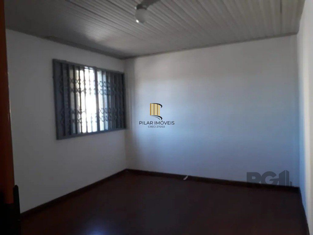 Casa com 5 dormitórios no bairro Passo das Pedras - Porto Alegre
