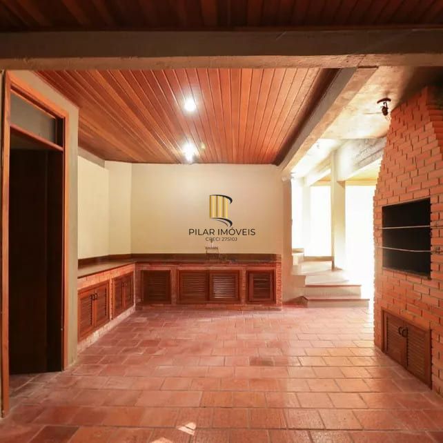 Casa à venda com 4 dormitorios no Bairro Nonoai - Porto Alegre