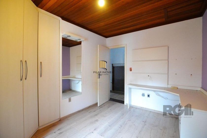 Casa de 200m² - 4 dormitórios, 4 vagas no bairro Espírito Santo