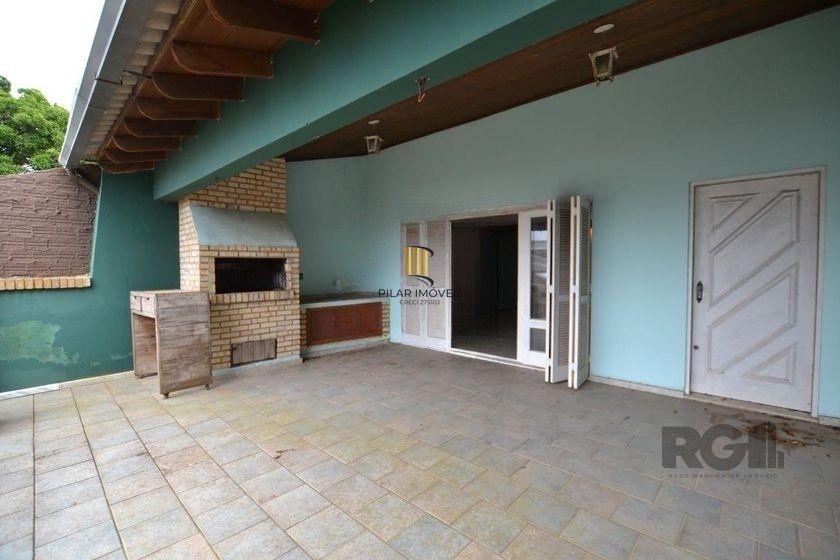 Casa de 200m² - 4 dormitórios, 4 vagas no bairro Espírito Santo
