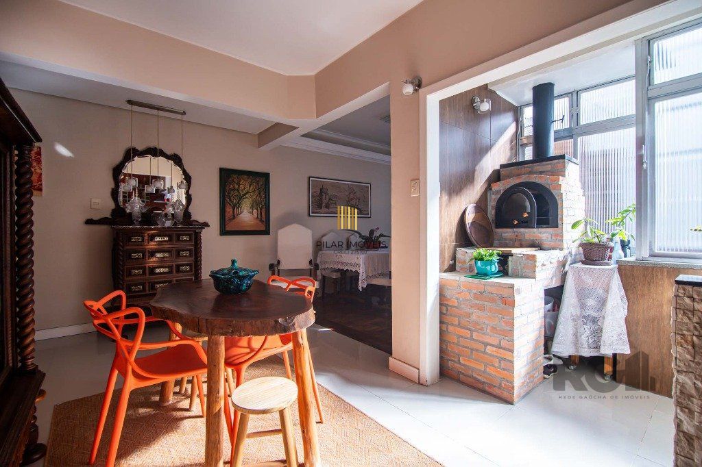 Apartamento 152m² - 4 dormitórios no bairro Floresta