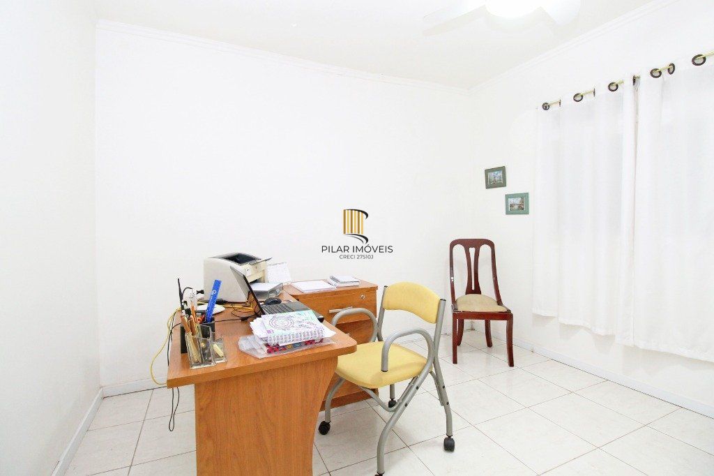 Casa 7 dormitórios no bairro Glória