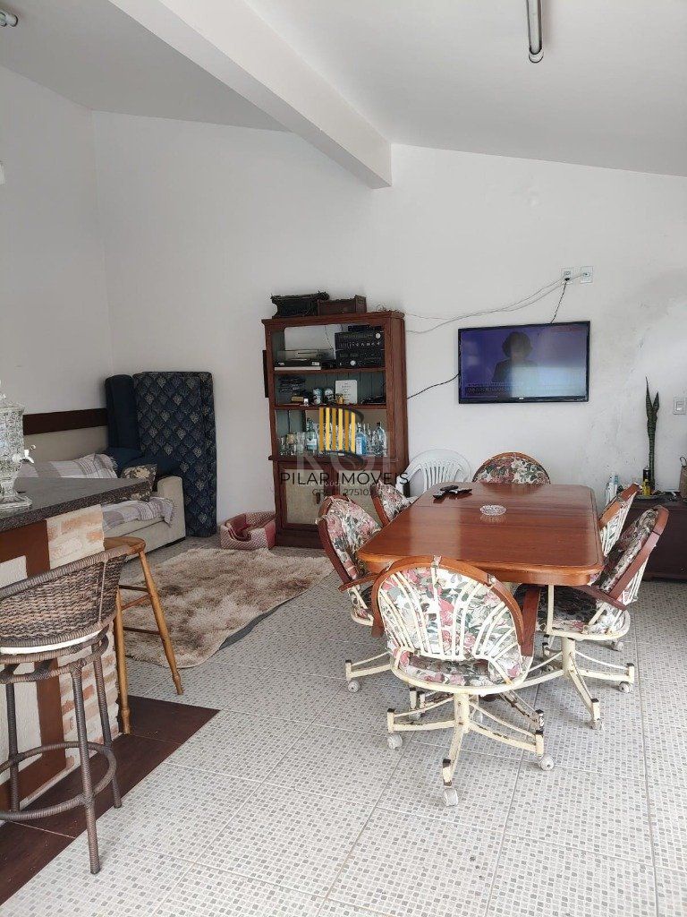 Casa para Venda - 160.78m², 4 dormitórios, sendo 2 suites, 5 vagas - Centro