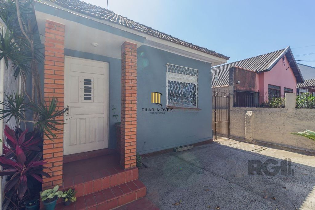 Casa de 5 dormitórios no bairro Sarandi