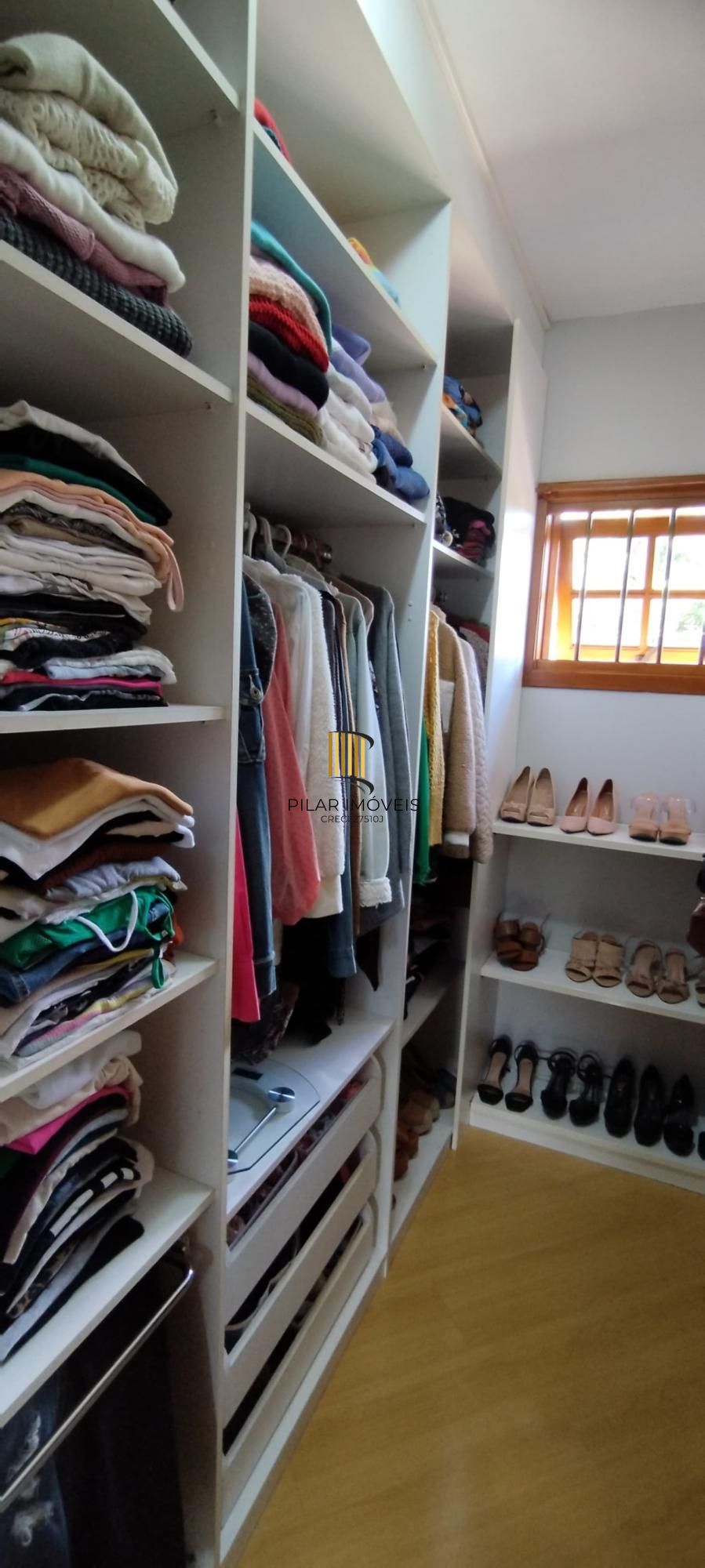 Casa 348m², 4 dormitórios, 2 vagas no bairro Nonoai
