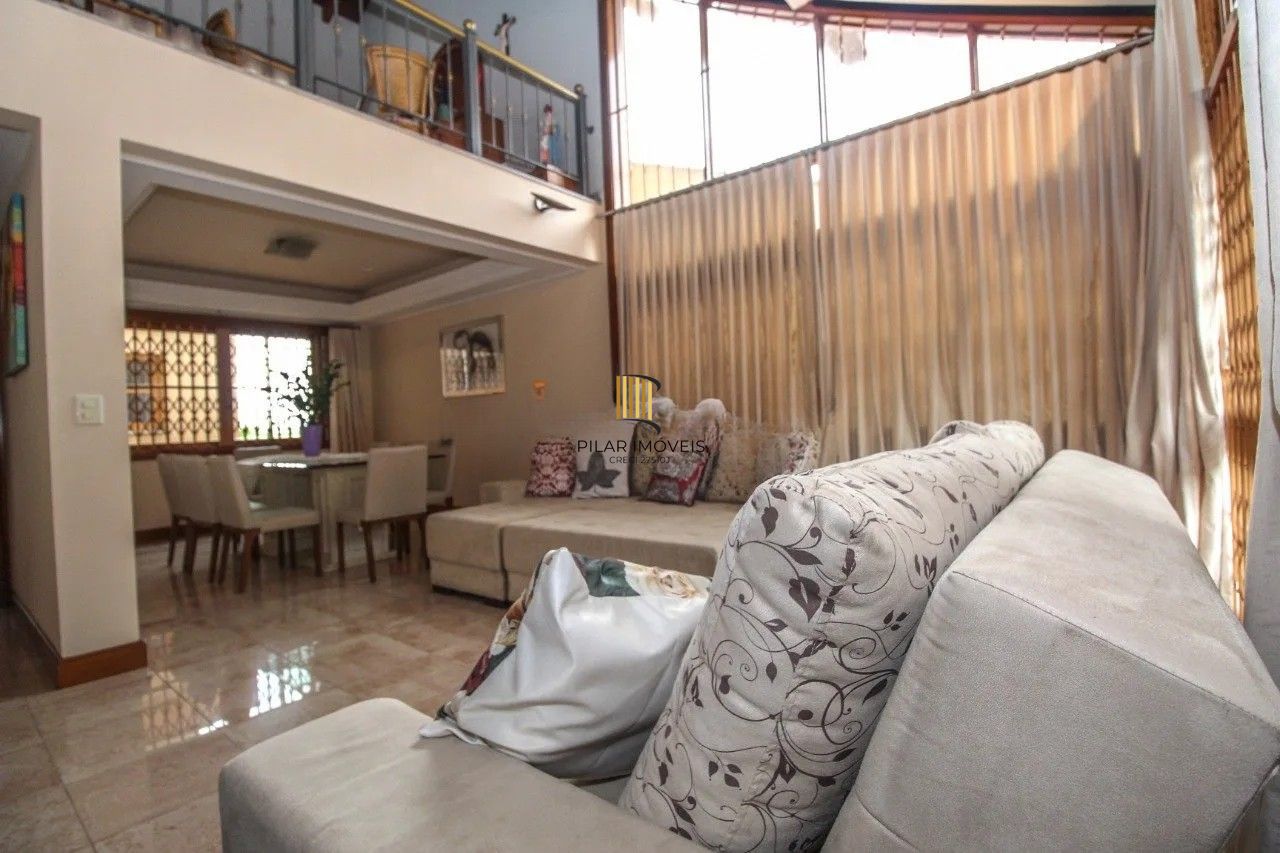 Casa 612m² - 3 suíte, 8 vagas no bairro Medianeira