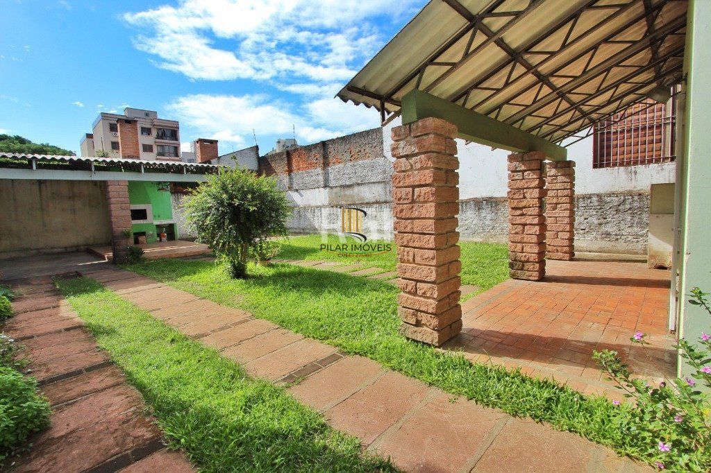 Casa para Venda - 199.68m², 3 dormitórios, sendo 1 suites, 4 vagas - Cristal