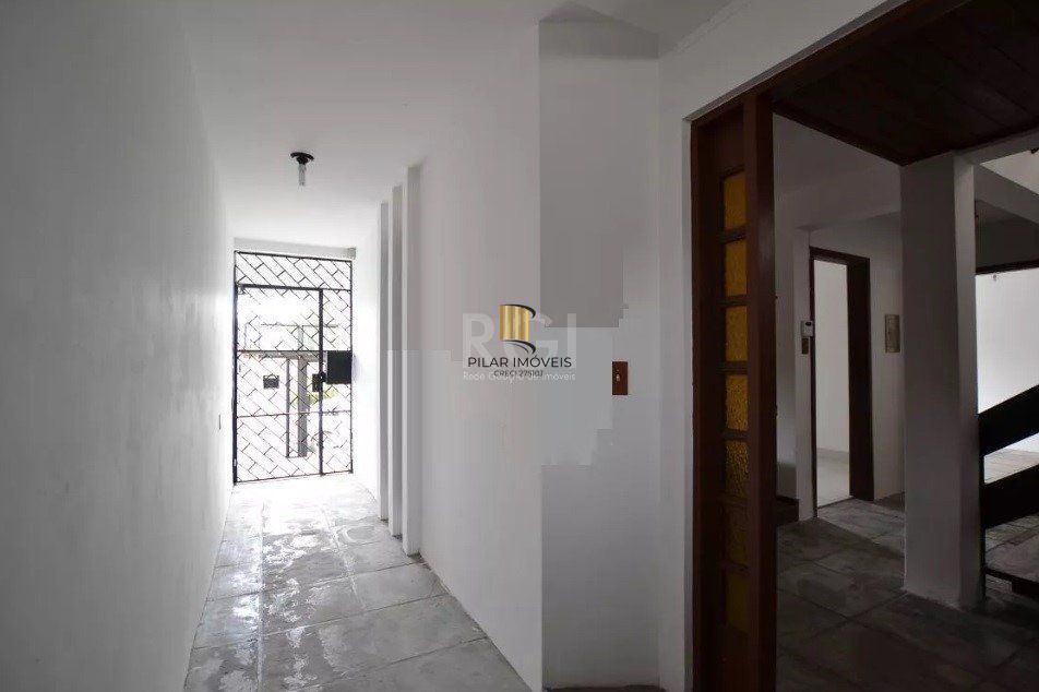 Casa para Venda - 267m², 4 dormitórios, sendo 1 suites, 2 vagas - Tristeza