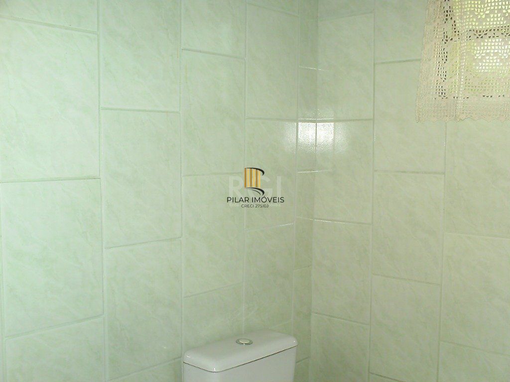 Casa para Venda - 140m², 3 dormitórios, sendo 1 suites, 2 vagas - Morro Santana