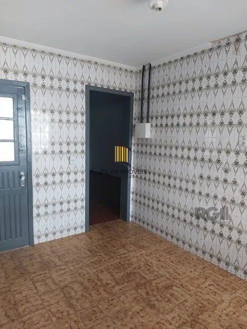 Casa de 2 dormitórios no bairro Sarandi