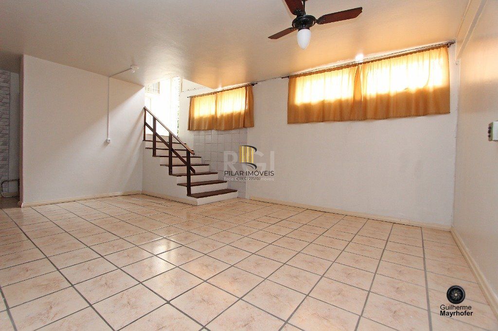 Casa para Venda - 233m², 4 dormitórios, 5 vagas - Nonoai