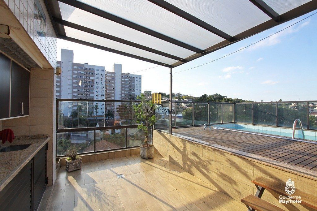 Cobertura para Venda - 350m², 3 dormitórios, sendo 1 suites, 2 vagas - Teresópolis