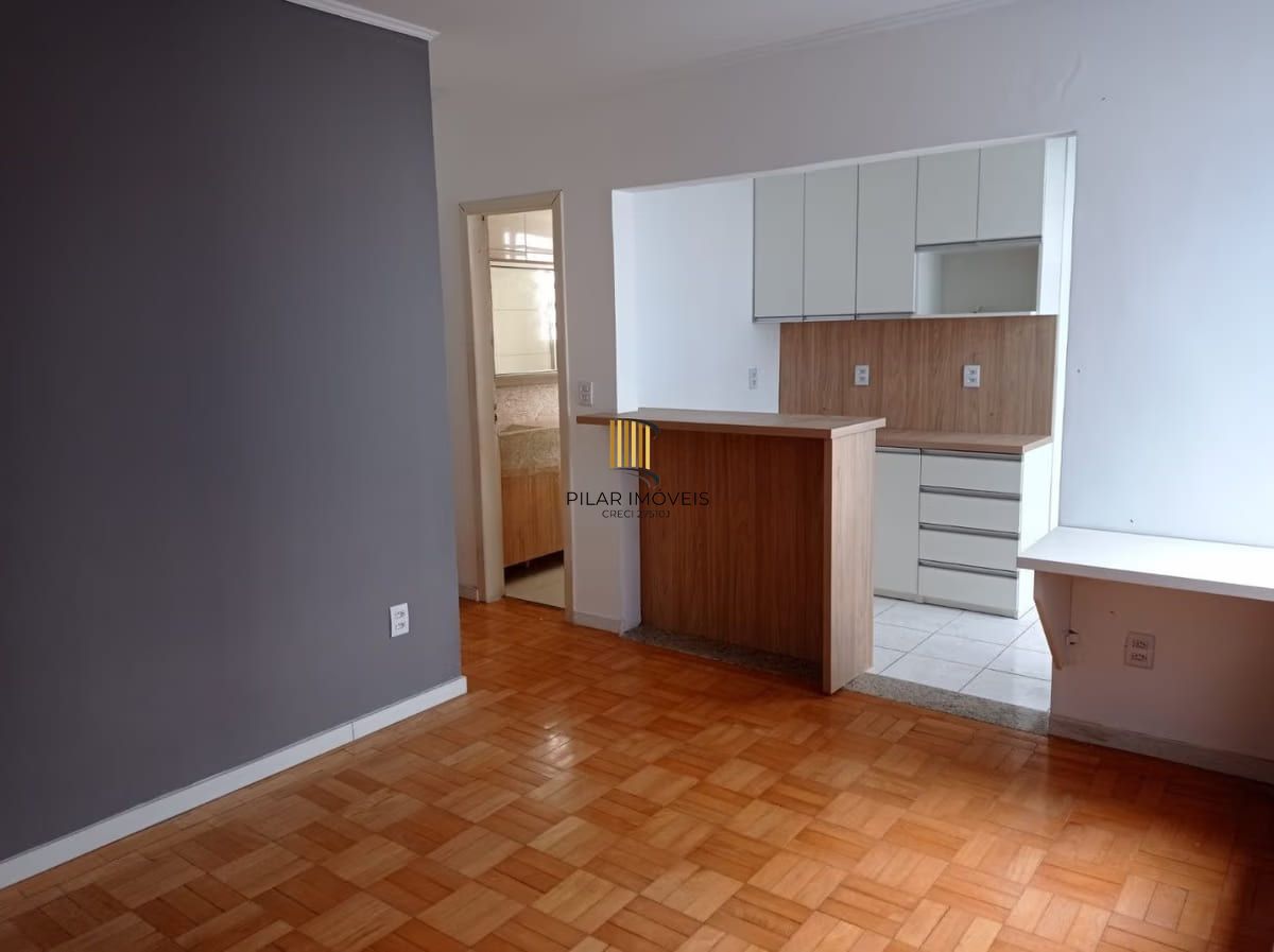 Apartamento de 1 dormitório à venda em Menino Deus, Porto Alegre.