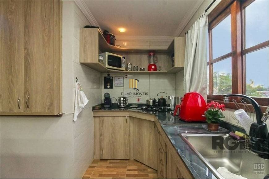Casa de 285m² - 4 dormitórios, 4 vagas no bairro Bom Jesus