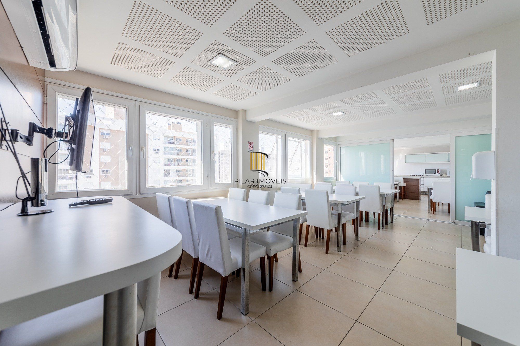 Apartamento com 3 quartos e 79m² à venda em Passo da Areia - Rua Bezerra De Menezes, Passo Da Areia, Porto Alegre