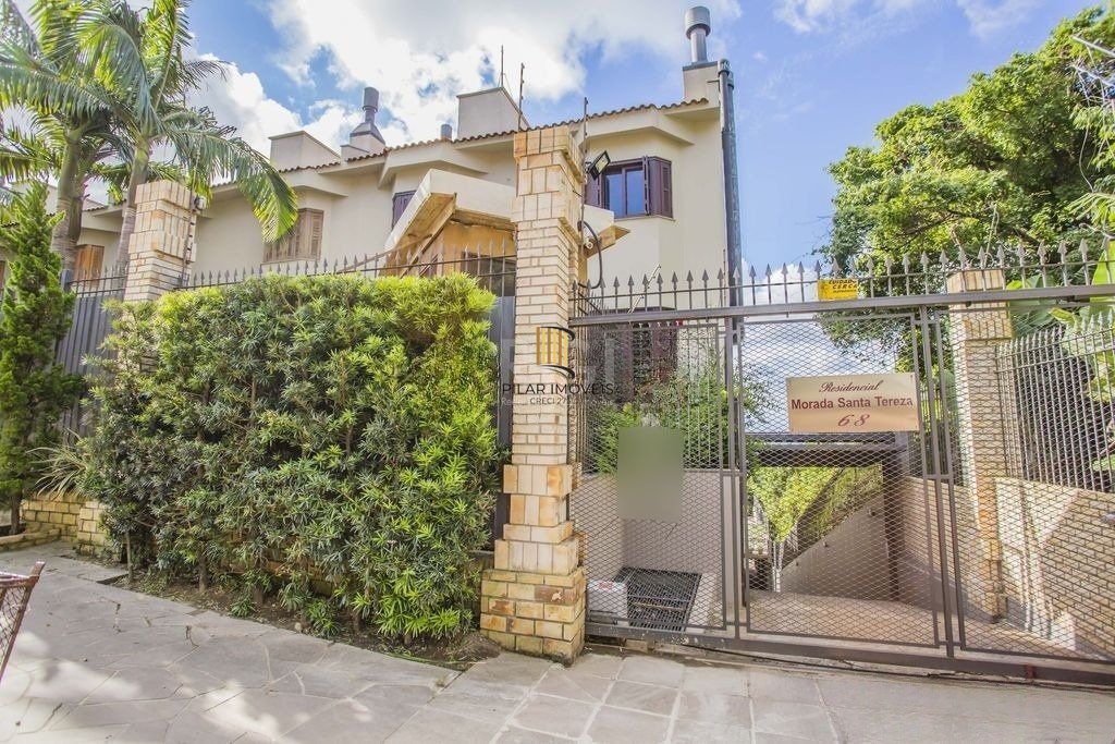 Excelente casa de 466m² com 03 suítes e 4 vagas de garagem.