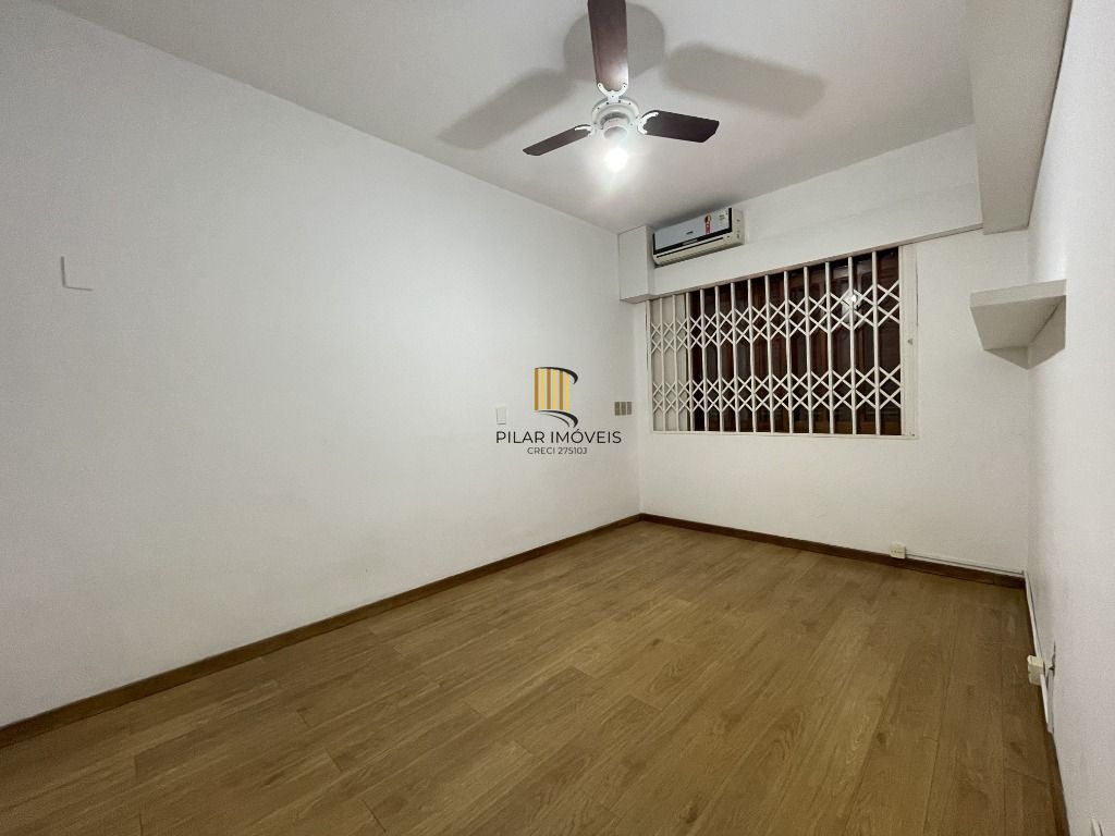 Casa 6 dormitórios no bairro Partenon