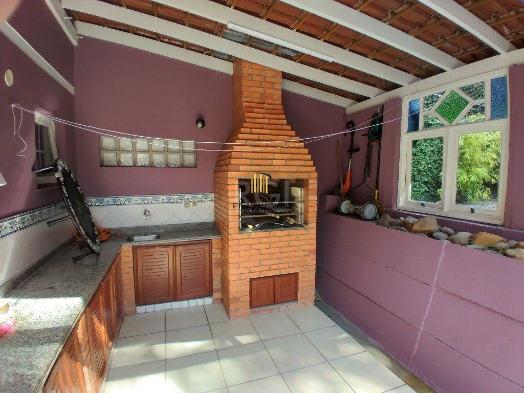 Casa Condominio para Venda - 190.4m², 3 dormitórios, sendo 1 suites, 4 vagas - Nonoai