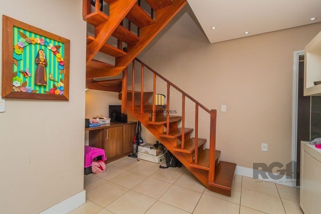 Casa 3 dormitórios a uma quadra da avenida Teresópolis e cinco minutos do Bourbon Shopping Teresópolis