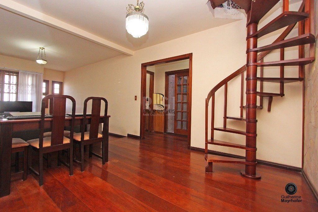 Casa para Venda - 180m², 3 dormitórios, sendo 1 suites, 3 vagas - Parque dos Maias