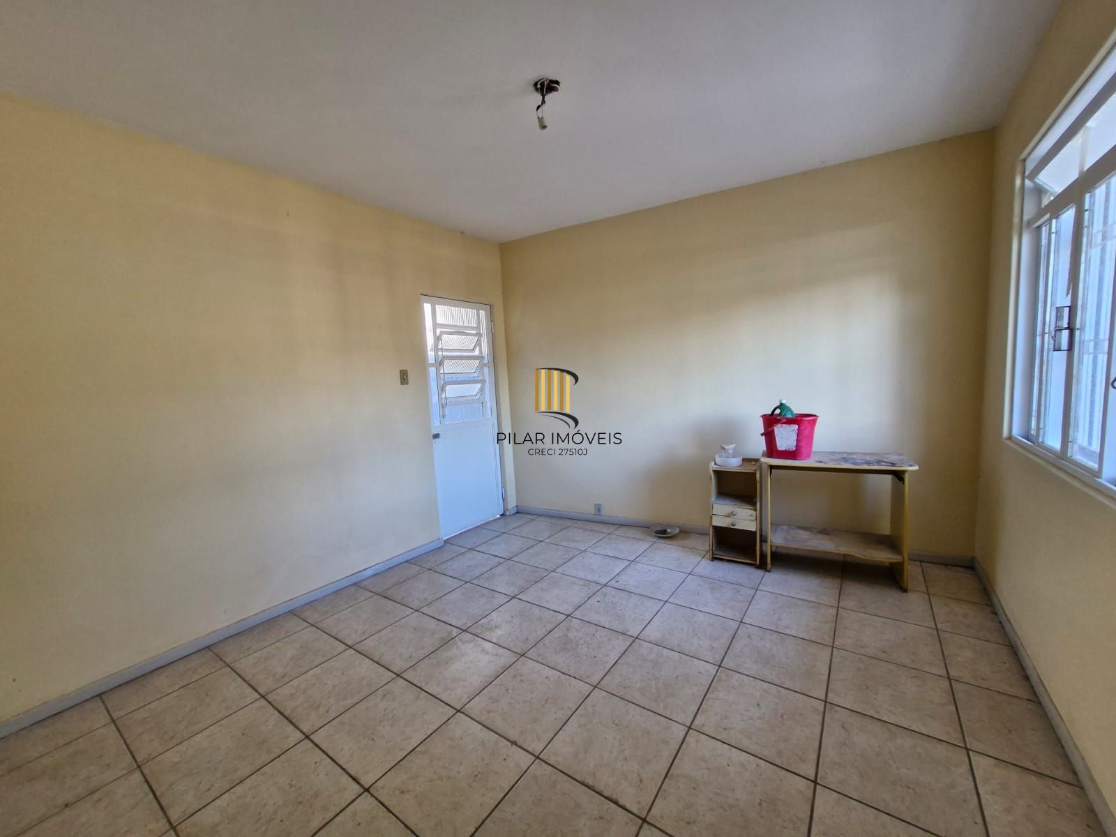 Casa 3 dormitórios, 3 banheiros, bairro Teresópolis.