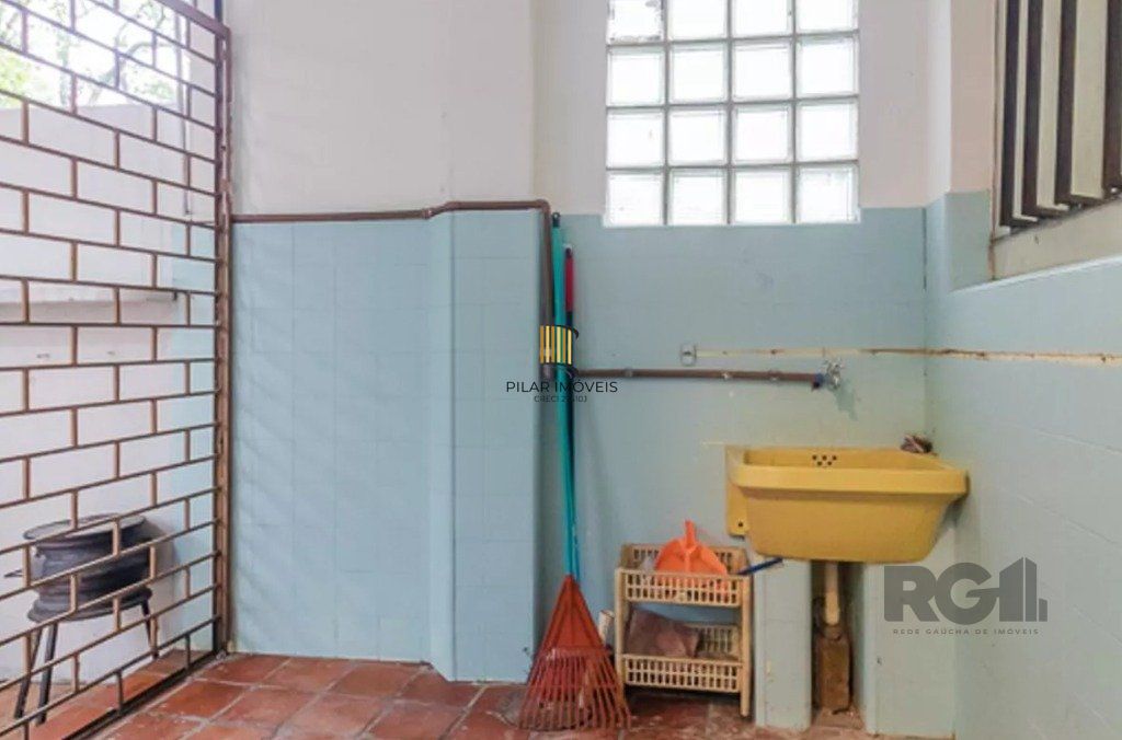 Casa para Venda - 160m², 3 dormitórios, sendo 1 suite, 2 vagas - Teresópolis