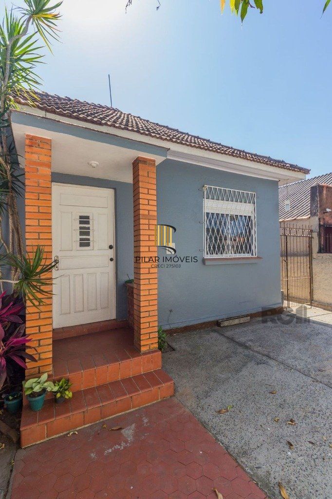 Casa de 5 dormitórios no bairro Sarandi
