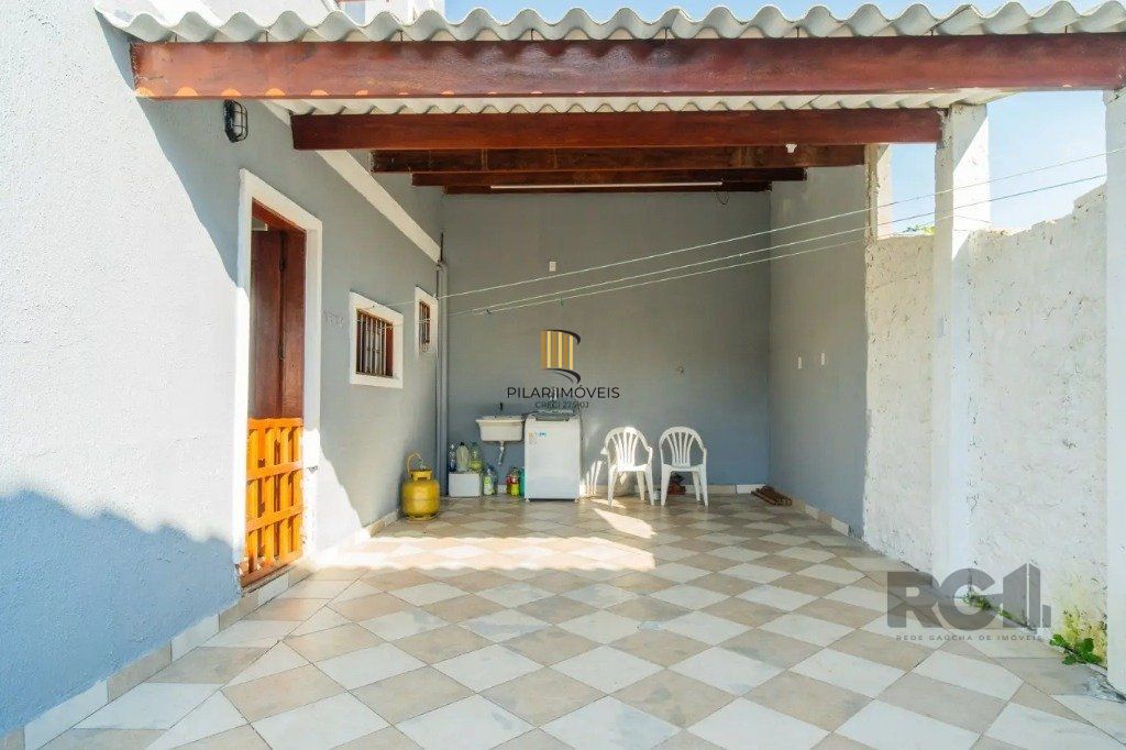 Casa de 3 dormitórios no bairro Nonoai