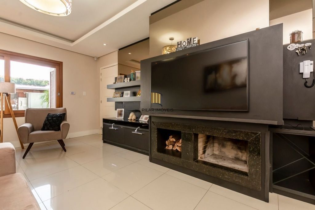 Casa de 2 dormitórios à venda no Bairro na Lomba do Pinheiro - Porto Alegre