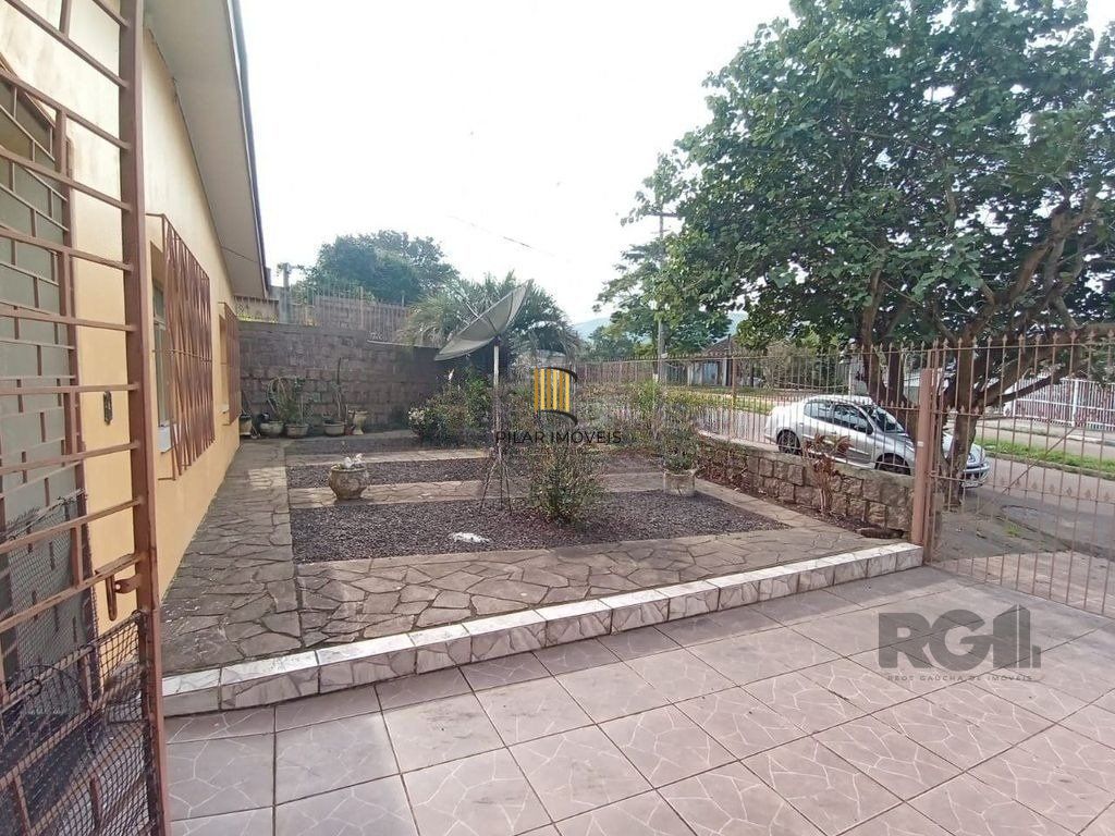 Casa de 2 dormitórios no bairro Campo Novo