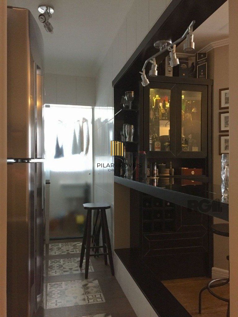 Amplo apartamento duplex com 2 dormitórios e 1 vaga de garagem.