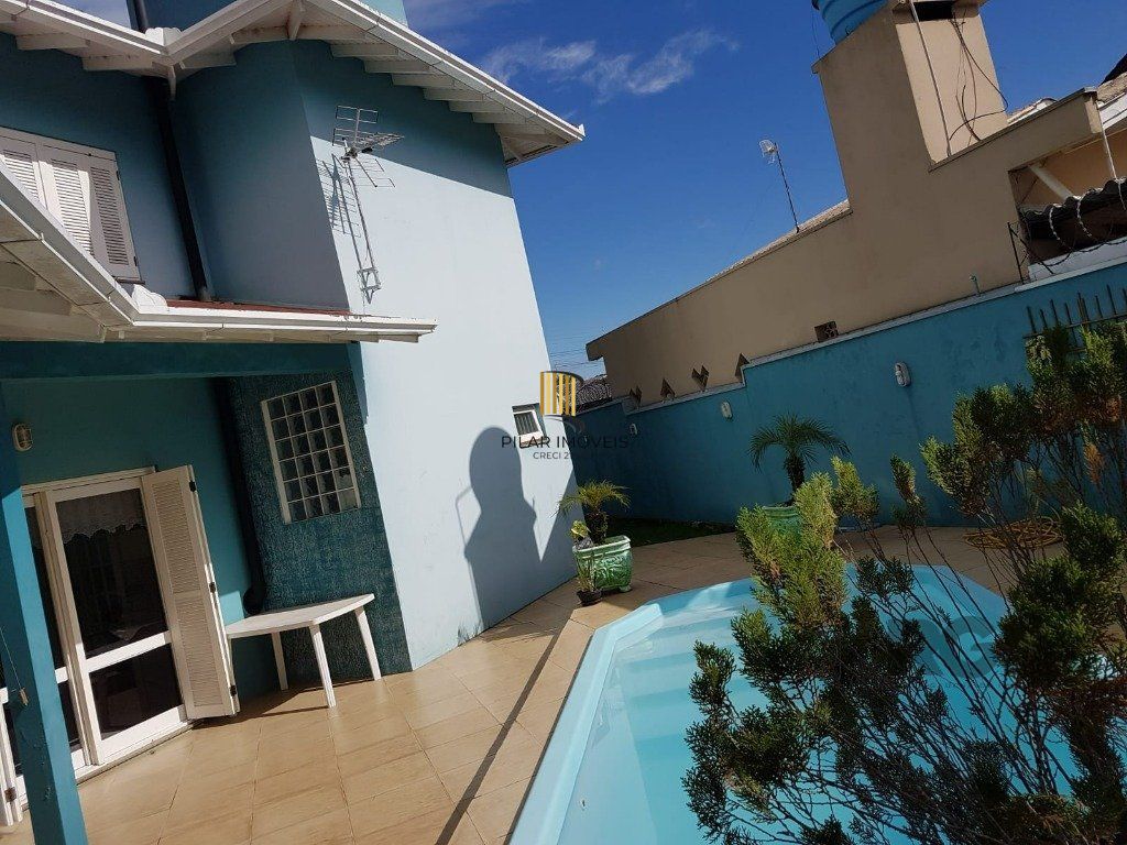 Casa 4 dormitórios no bairro Centenário