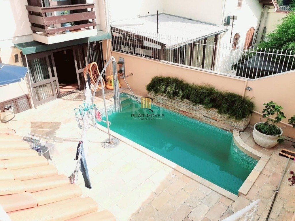 Casa para Venda - 260m², 4 dormitórios, sendo 1 suites, 4 vagas - Nonoai