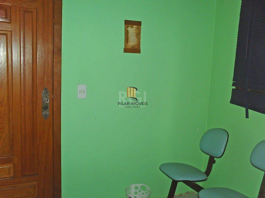 Casa para Venda - 140m², 3 dormitórios, sendo 1 suites, 2 vagas - Morro Santana