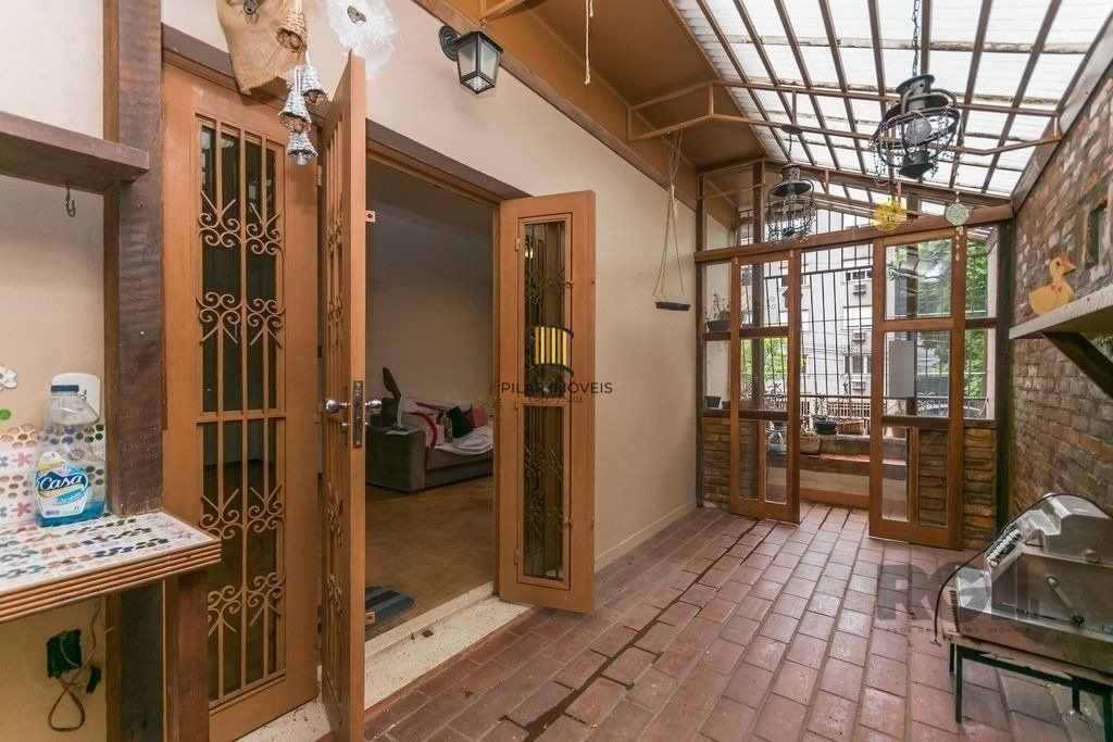 Excelente casa de 150m² com 3 dormitórios e 2 vagas.