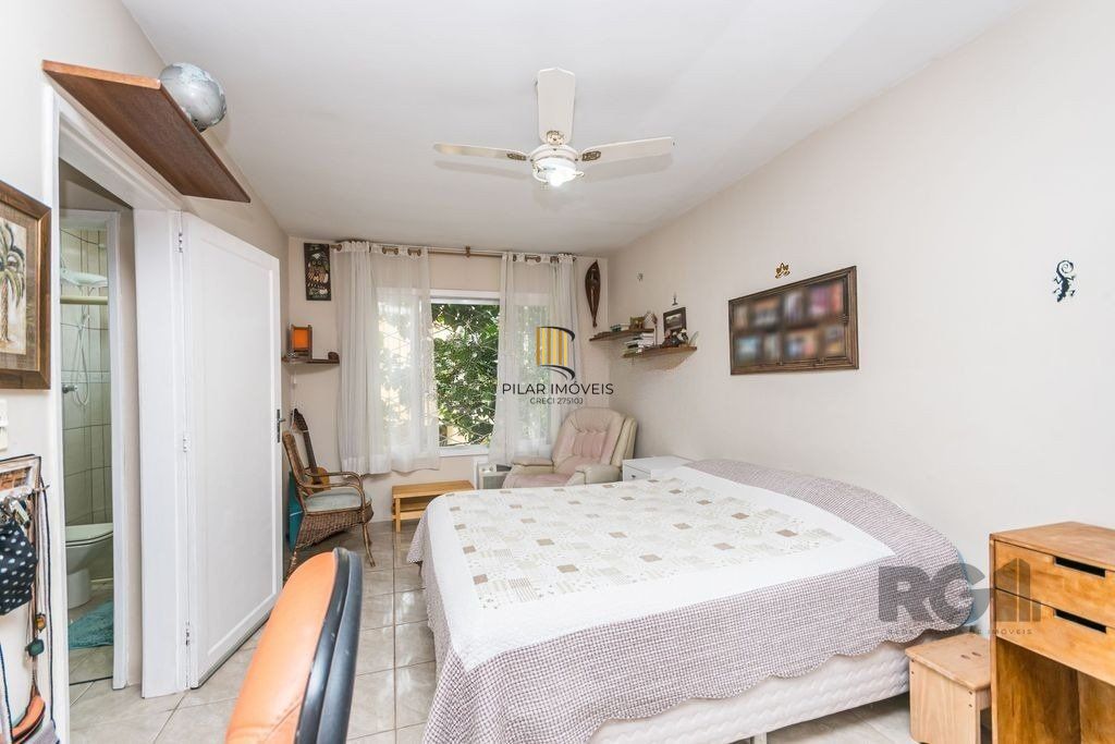 Casa 381m² - 5 dormitórios, 1 suíte, piscina e 6 vagas no bairro São Sebastião