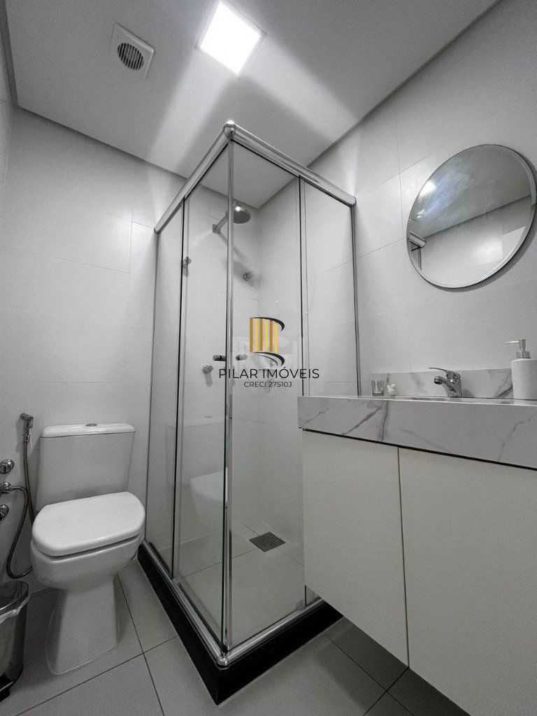 EXCELENTE APARTAMENTO COM 2 DORMITÓRIOS, 2 SUÍTES, 1 BANHEIRO E 2 VAGAS DE GARAGEM.