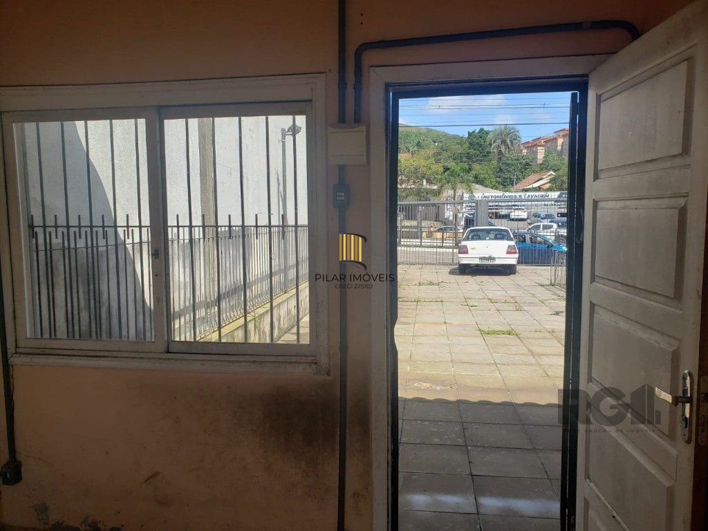 Casa 2 dormitórios no bairro Glória