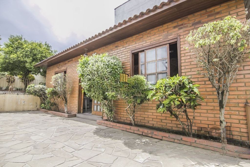 Casa de 2 dormitórios, no bairro Partenon