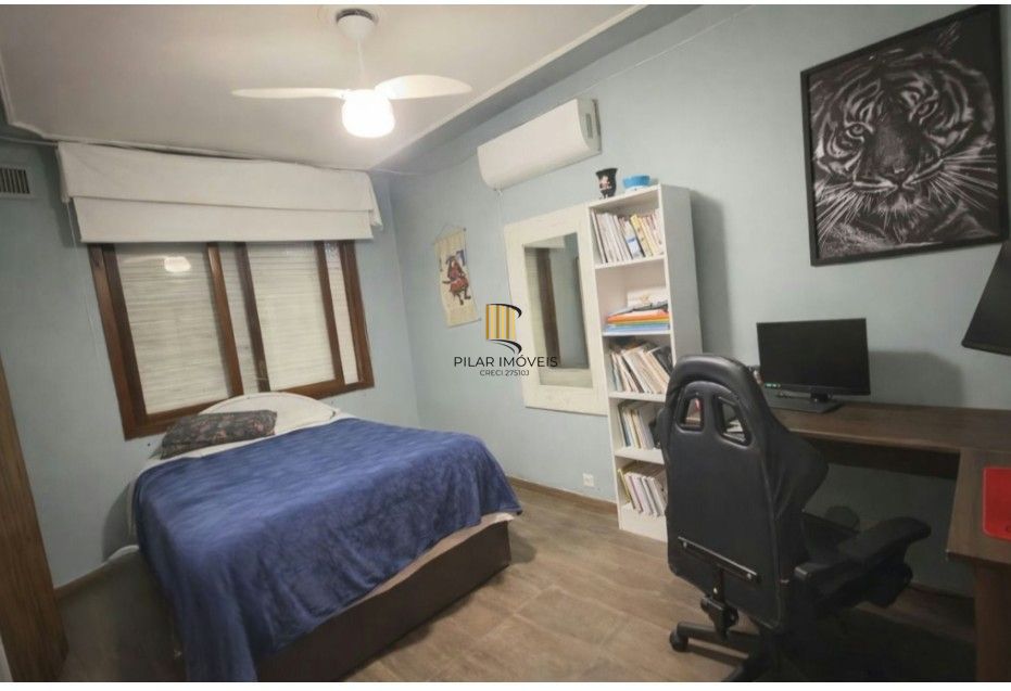 Casa com 3 dormitórios e edícula nos fundos no bairro Nonoai.