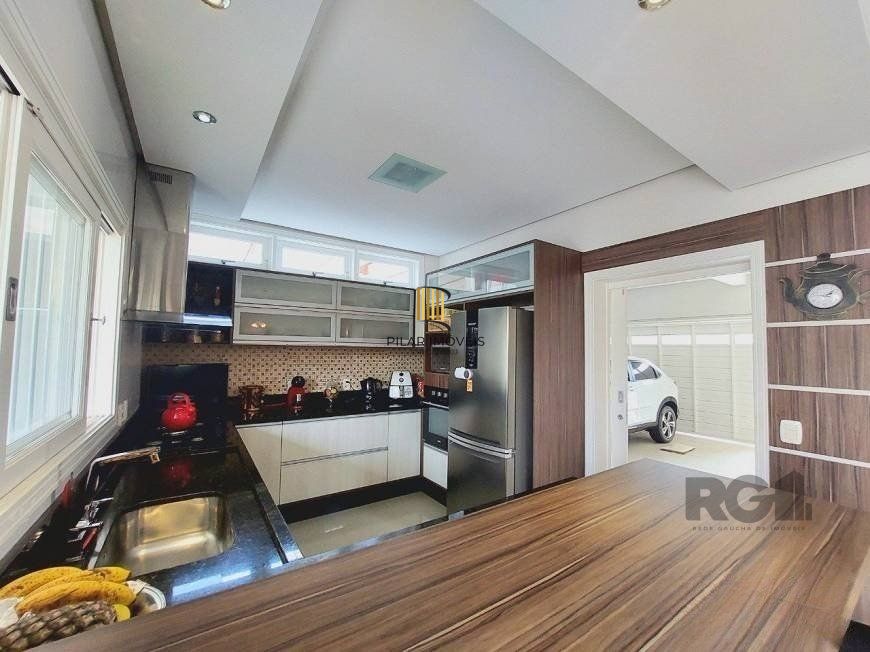 Excelente casa de 250m² com 3 dormitórios no bairro Sarandi.