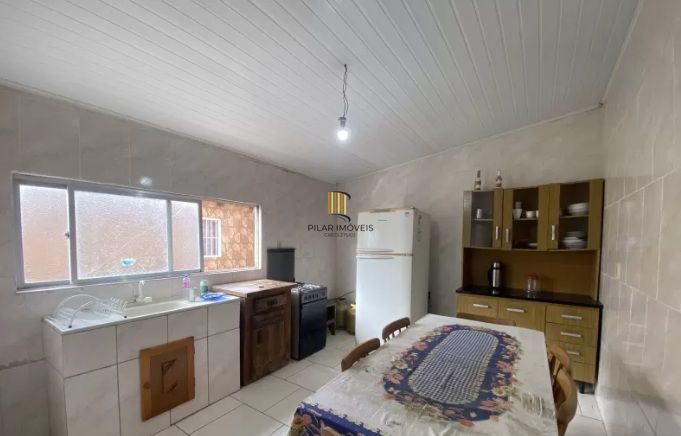 2 casas no pátio em Magistério