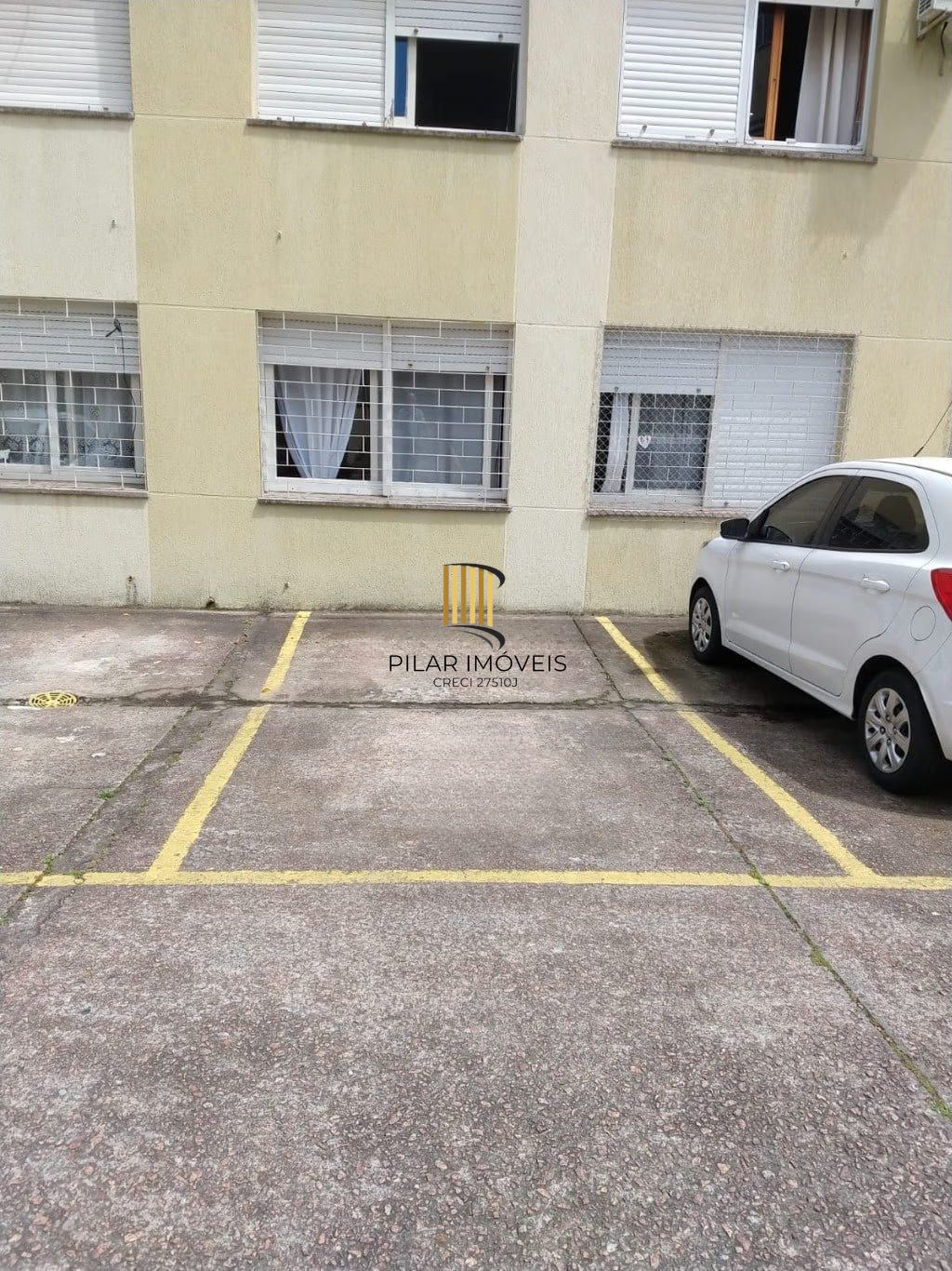 Apartamento de 2 dormitórios à venda em Passo d'Areia, Porto Alegre.